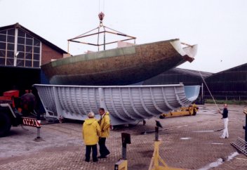 Demoulding the C55 hull